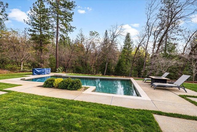 6101 Keeble Ln, Camino, CA 95709