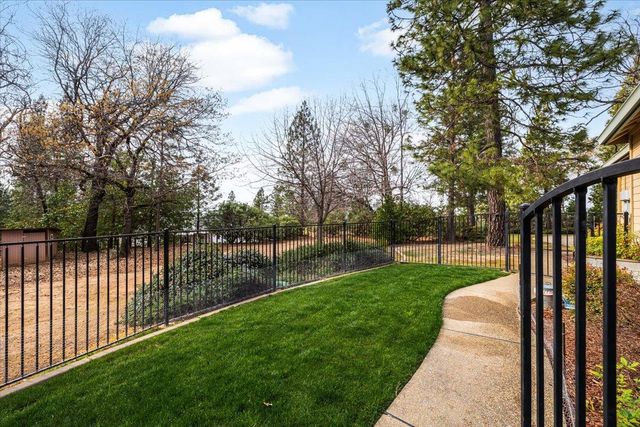 6101 Keeble Ln, Camino, CA 95709