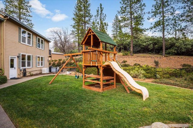 6101 Keeble Ln, Camino, CA 95709