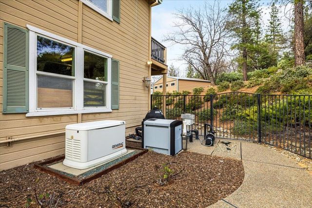 6101 Keeble Ln, Camino, CA 95709