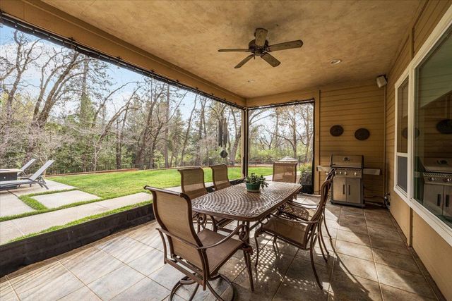 6101 Keeble Ln, Camino, CA 95709