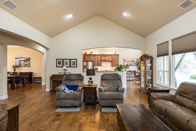 6101 Keeble Ln, Camino, CA 95709