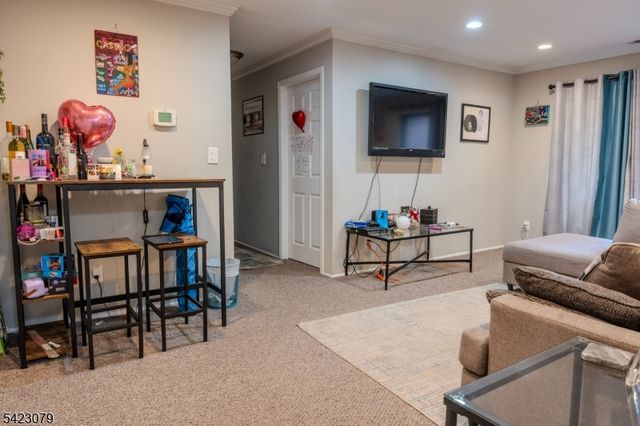 200 Sierra Ct, Woodbridge Twp., NJ 07095