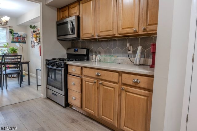 200 Sierra Ct, Woodbridge Twp., NJ 07095