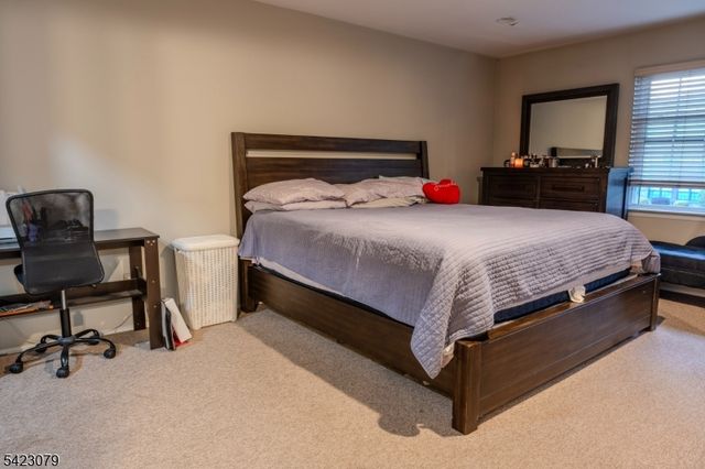 200 Sierra Ct, Woodbridge Twp., NJ 07095