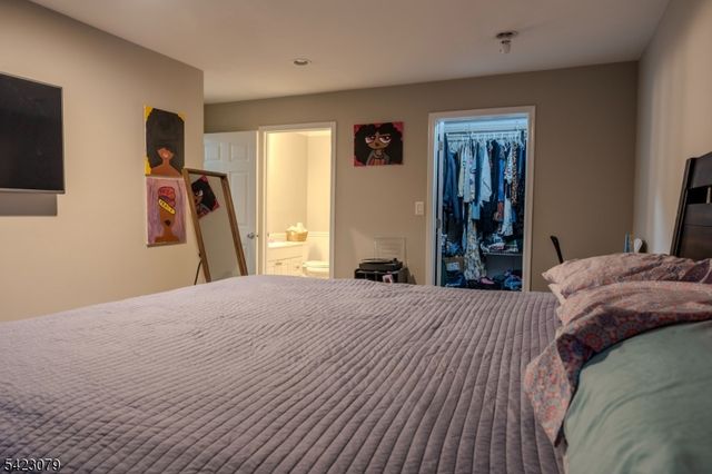 200 Sierra Ct, Woodbridge Twp., NJ 07095