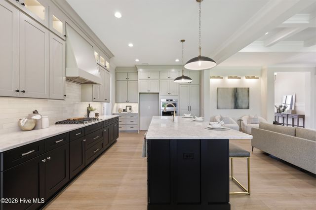 444 Crow Creek Drive NW, Calabash, NC 28467