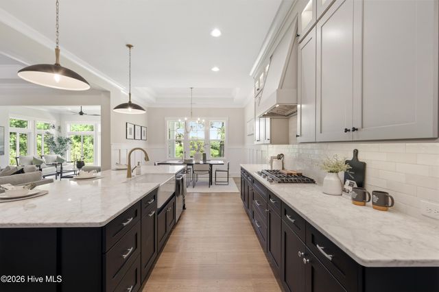 444 Crow Creek Drive NW, Calabash, NC 28467