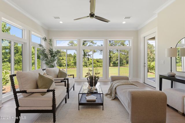 444 Crow Creek Drive NW, Calabash, NC 28467