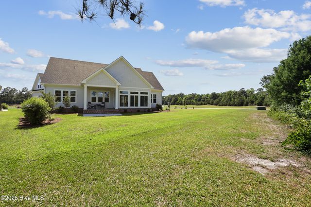 444 Crow Creek Drive NW, Calabash, NC 28467