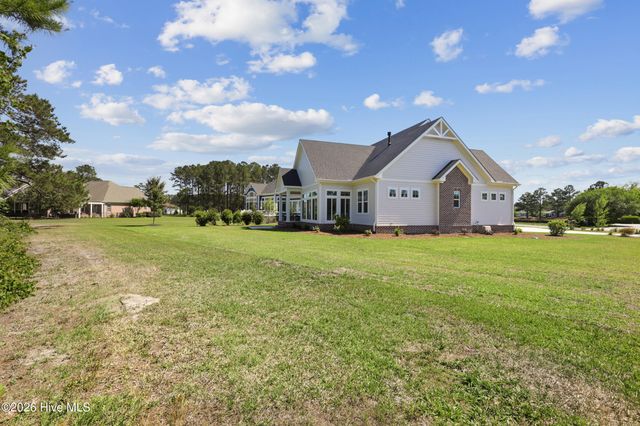 444 Crow Creek Drive NW, Calabash, NC 28467
