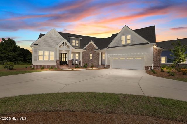 444 Crow Creek Drive NW, Calabash, NC 28467