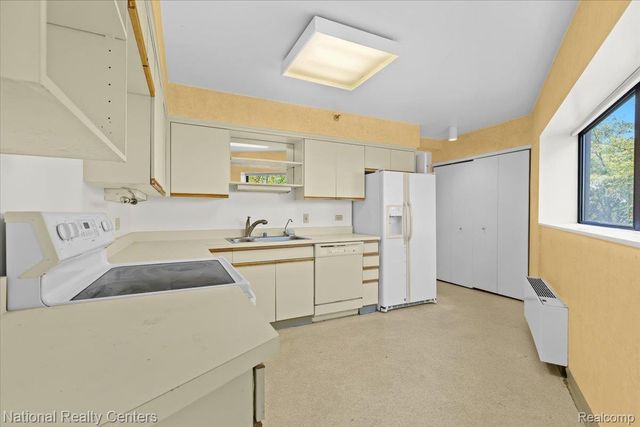 5000 Town Center 408, Southfield, MI 48075