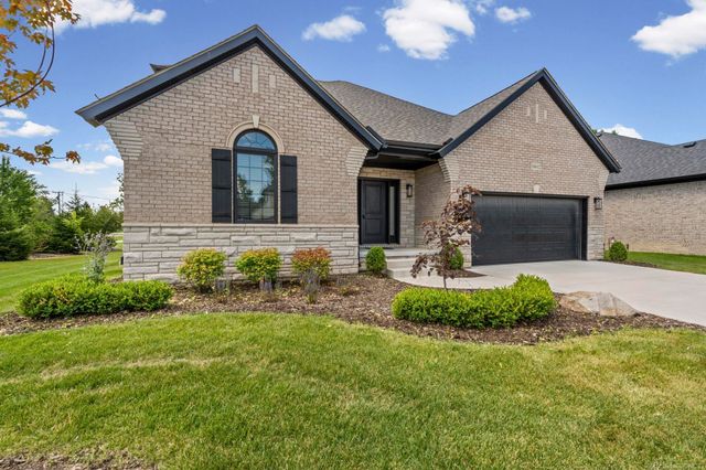 16612 Via Villagio Drive, Macomb, MI 48042