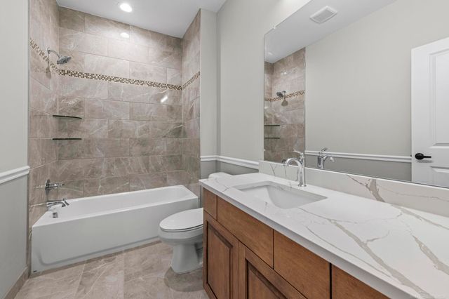 16612 Via Villagio Drive, Macomb, MI 48042
