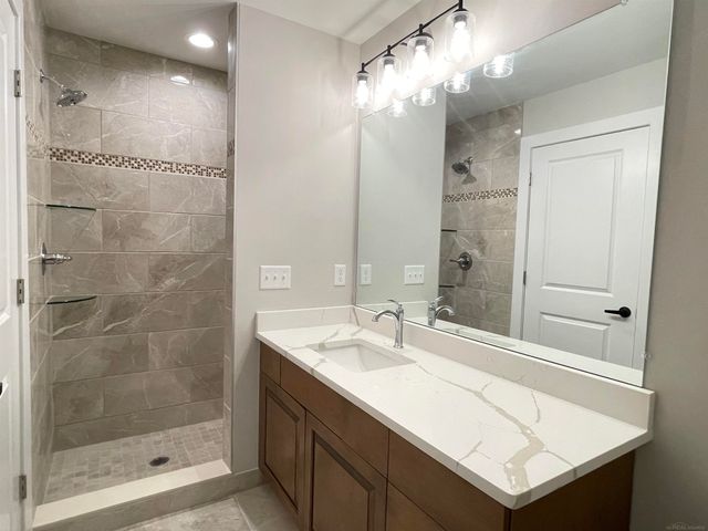 16612 Via Villagio Drive, Macomb, MI 48042