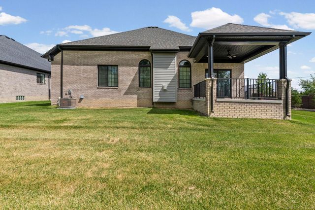 16612 Via Villagio Drive, Macomb, MI 48042