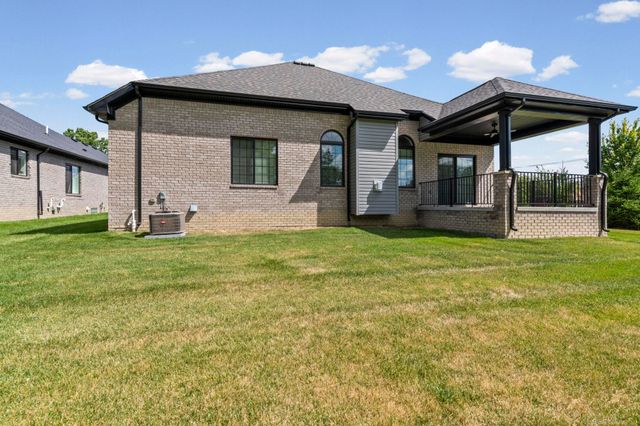 16612 Via Villagio Drive, Macomb, MI 48042