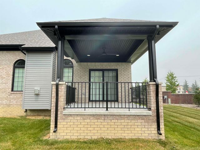 16612 Via Villagio Drive, Macomb, MI 48042