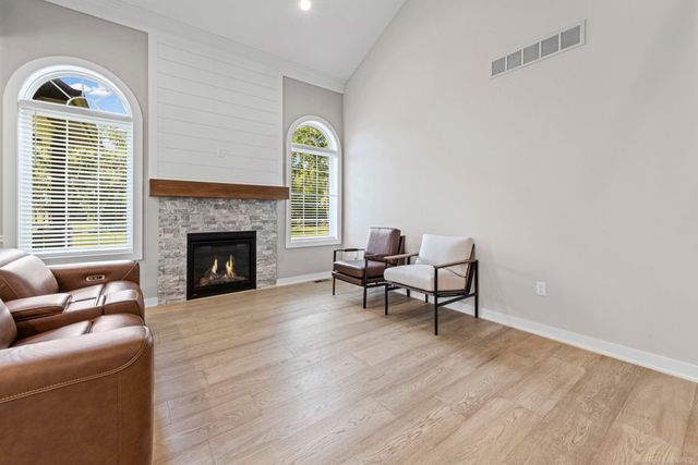 16612 Via Villagio Drive, Macomb, MI 48042