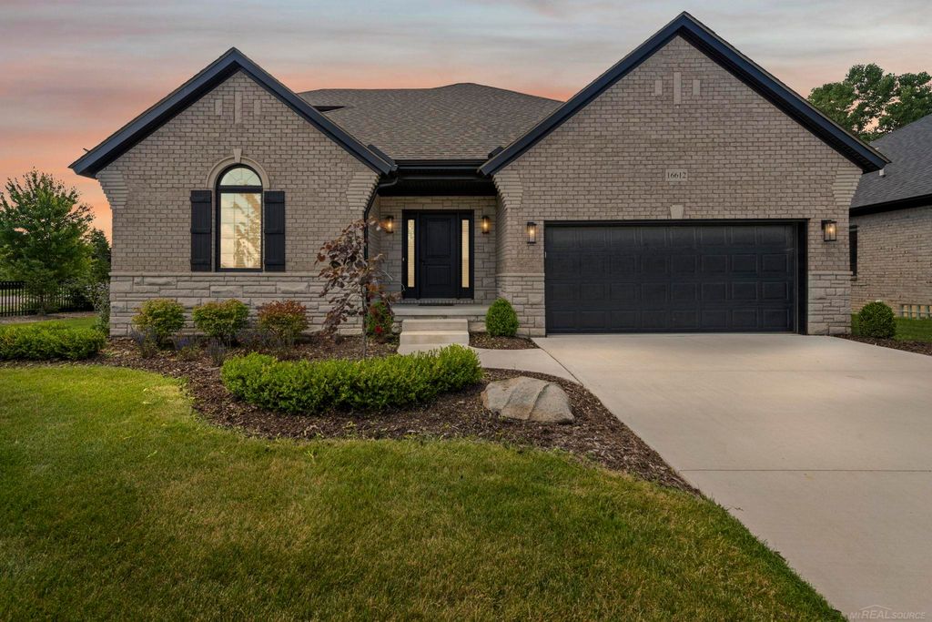 16612 Via Villagio Drive, Macomb, MI 48042