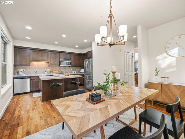 6285 Ne CARILLION Dr 104, Hillsboro, OR 97124