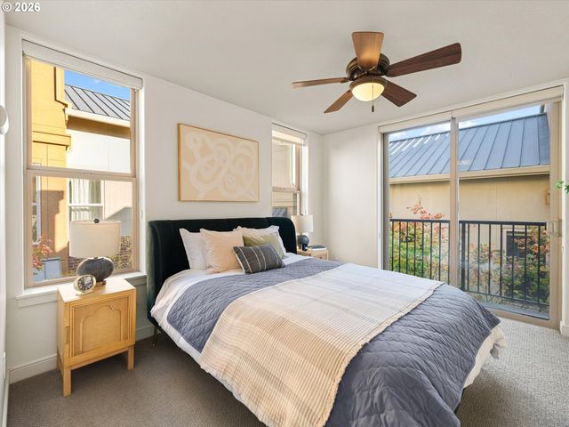 6285 Ne CARILLION Dr 104, Hillsboro, OR 97124