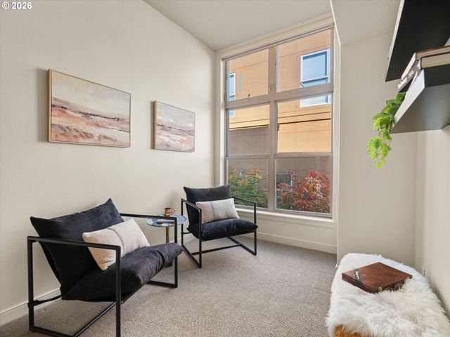 6285 Ne CARILLION Dr 104, Hillsboro, OR 97124