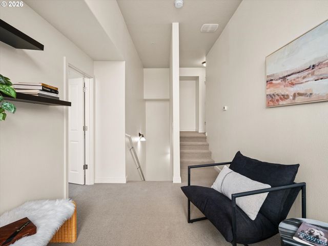 6285 Ne CARILLION Dr 104, Hillsboro, OR 97124