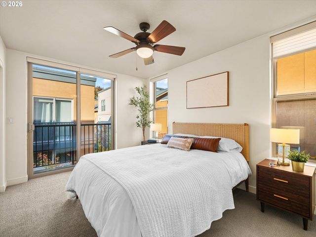 6285 Ne CARILLION Dr 104, Hillsboro, OR 97124