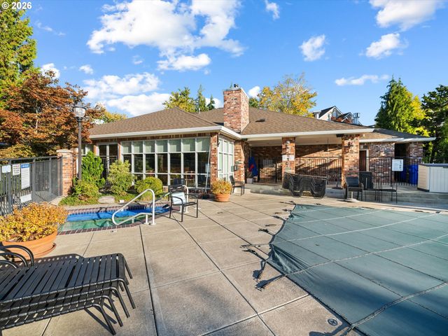 6285 Ne CARILLION Dr 104, Hillsboro, OR 97124