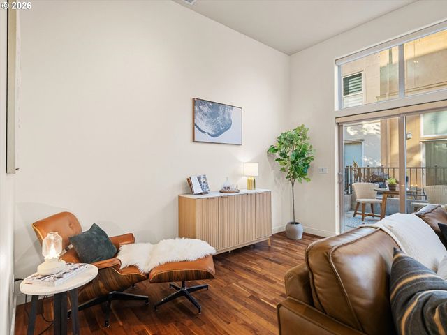 6285 Ne CARILLION Dr 104, Hillsboro, OR 97124