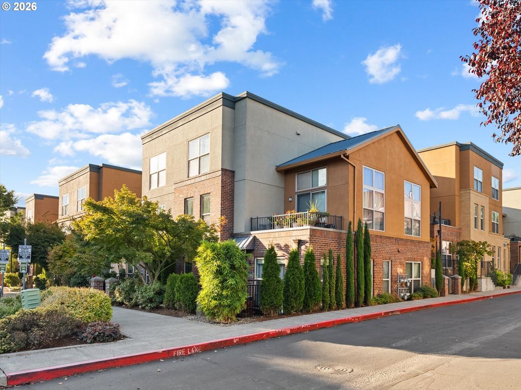 6285 Ne CARILLION Dr 104, Hillsboro, OR 97124