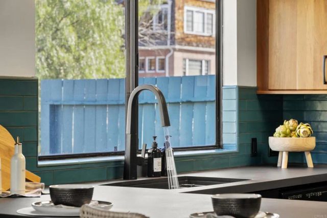 1004 W Walnut Ave., San Diego, CA 92103