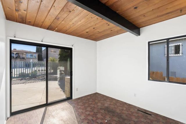 1004 W Walnut Ave., San Diego, CA 92103