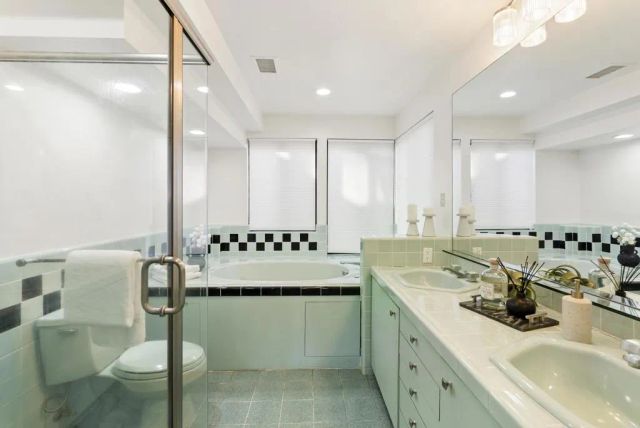 1004 W Walnut Ave., San Diego, CA 92103