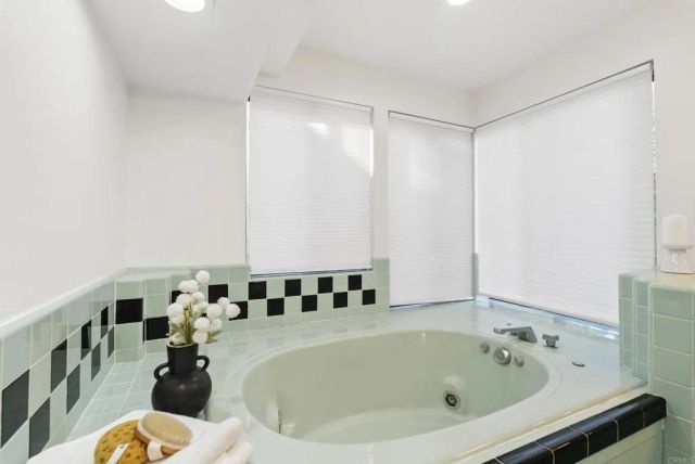 1004 W Walnut Ave., San Diego, CA 92103