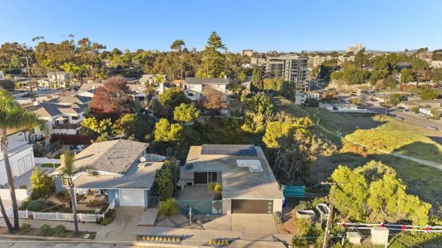 1004 W Walnut Ave., San Diego, CA 92103