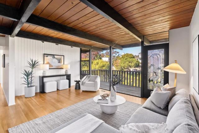 1004 W Walnut Ave., San Diego, CA 92103