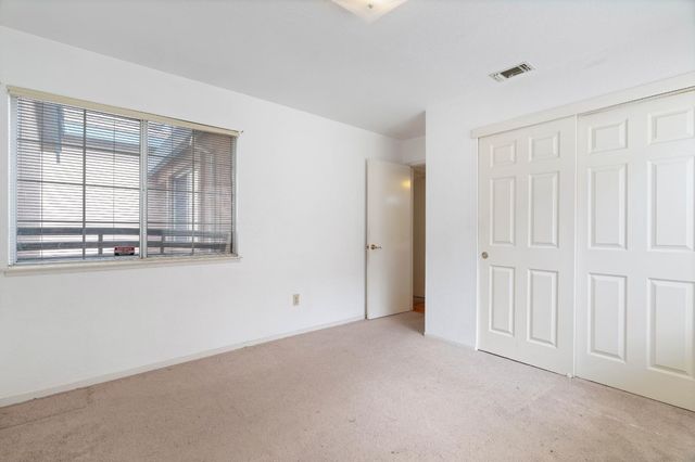 8009 Parkgate Way, Sacramento, CA 95828