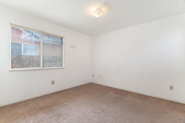 8009 Parkgate Way, Sacramento, CA 95828