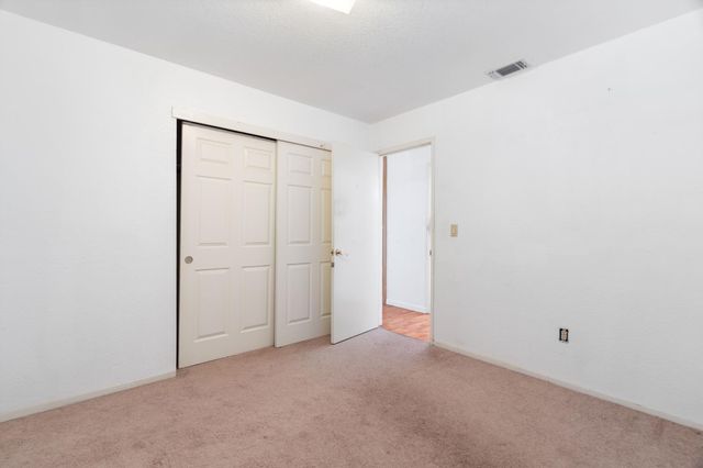 8009 Parkgate Way, Sacramento, CA 95828