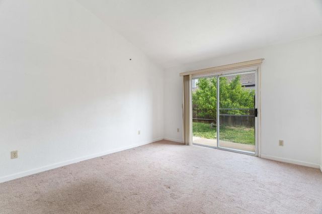 8009 Parkgate Way, Sacramento, CA 95828