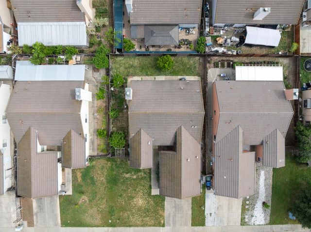 8009 Parkgate Way, Sacramento, CA 95828