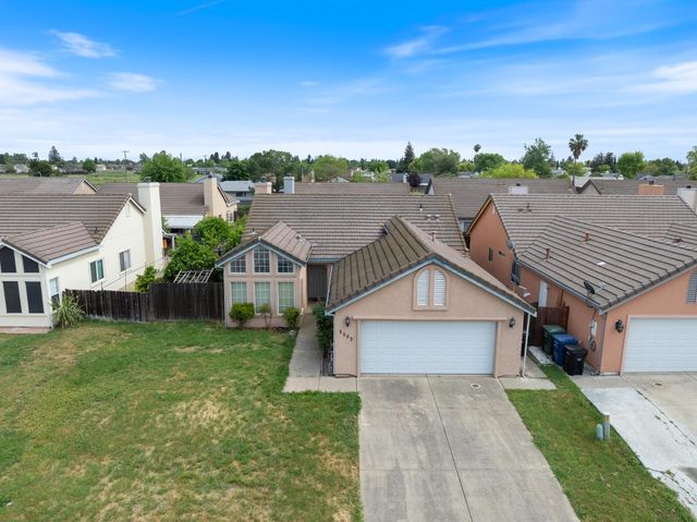 8009 Parkgate Way, Sacramento, CA 95828