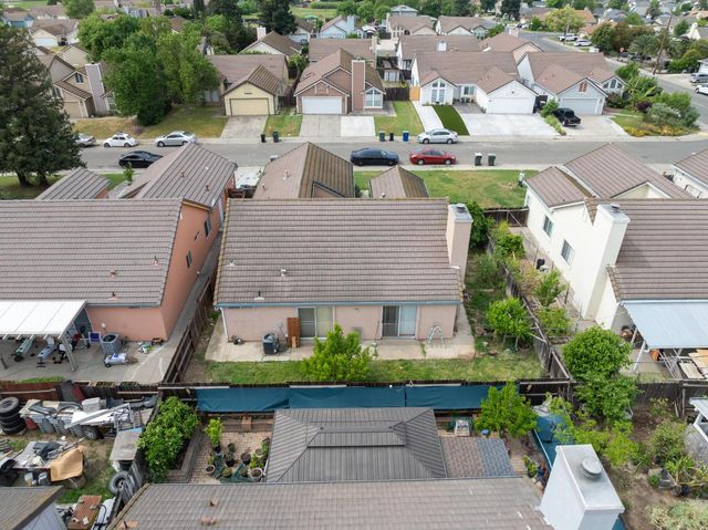 8009 Parkgate Way, Sacramento, CA 95828