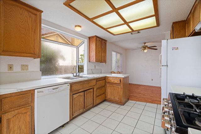 8009 Parkgate Way, Sacramento, CA 95828