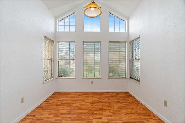 8009 Parkgate Way, Sacramento, CA 95828