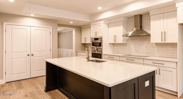 1 Stone Creek Drive, East Greenbush, NY 12061