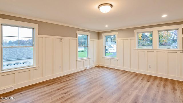 1 Stone Creek Drive, East Greenbush, NY 12061